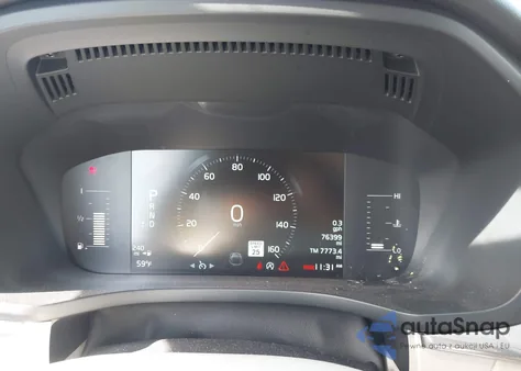 2018 Volvo Xc60 T5 Momentum z USA, uszkodzony, nr VIN LYV102RKXJB086782